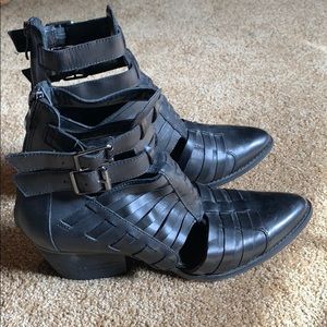 Chinese Laundry Cage Bootie